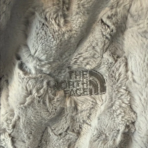 The North Face Women's M‎ Textured reversible Gray Vest - Picture 2 of 6